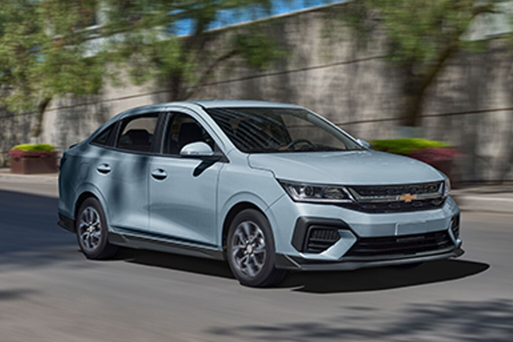 Chevrolet Aveo 2025, auto tipo sedán diseñado con cristales tintados