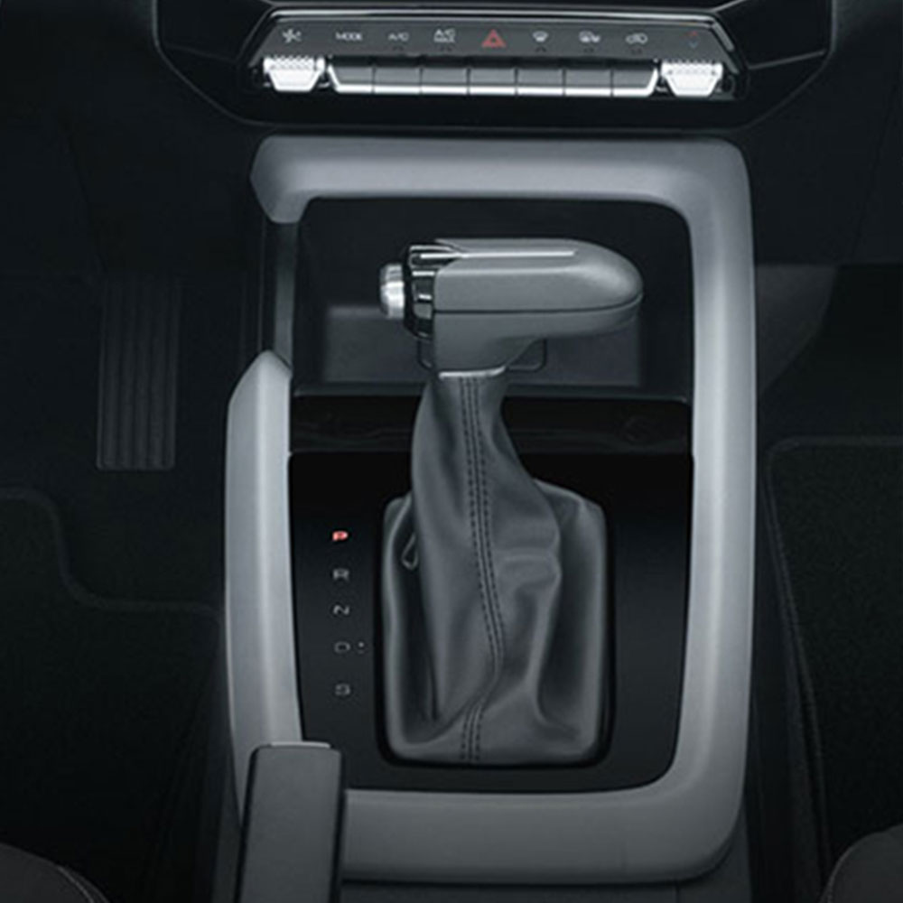 Palanca de velocidades en color negro disponible para Chevrolet Aveo sedán 2025
