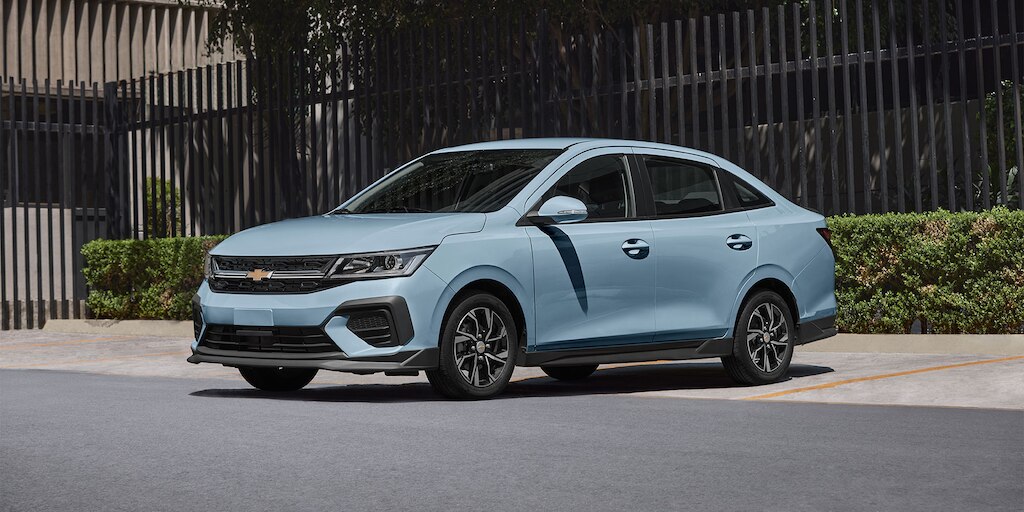 Espejos exteriores con ajuste eléctrico y luz direccional para el nuevo Chevrolet Aveo sedán 2025