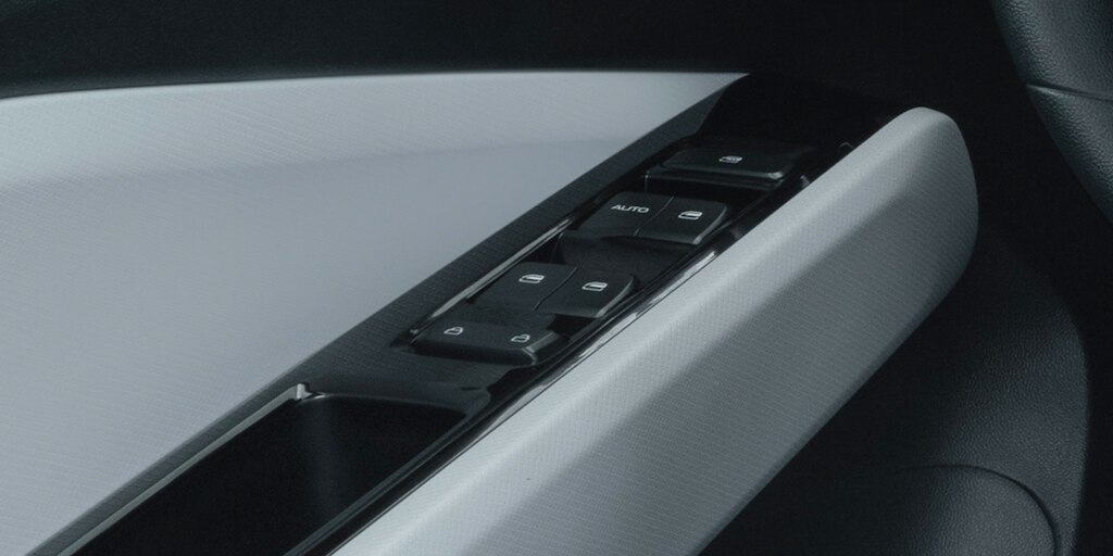 Nuevo Chevrolet Aveo Tipo Sedán 2025, con ventanas eléctricas con función para bajar desde el control remoto